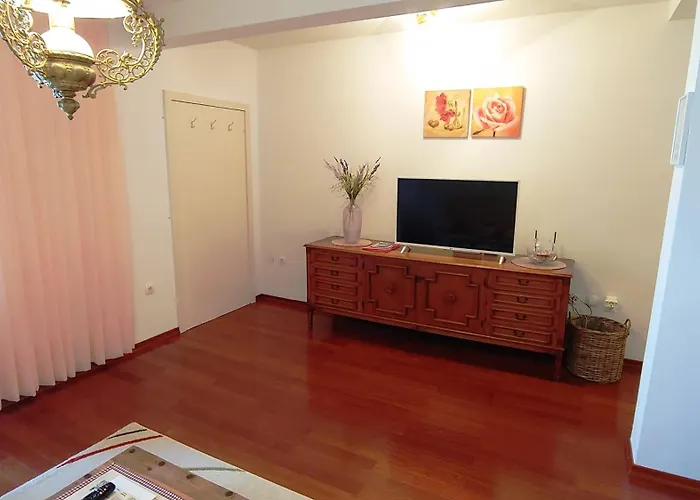 Apartment A2 Apartment Fani Kanun